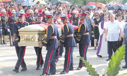 Miriam Defensor-Santiago (June 15, 1945 – September 29, 2016; photo by Ruy Martinez)
Loyola Memorial Park, Marikina City (shown is her burial procession)