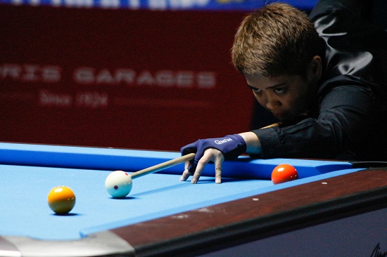 Rubilen Amit plays against Chezka Centeno in the final 9-balls match on Sunday at the Manila Hotel. Amit edged out Centeno to win the gold. PHOTOS BY JOHN ORVEN VERDOTE

