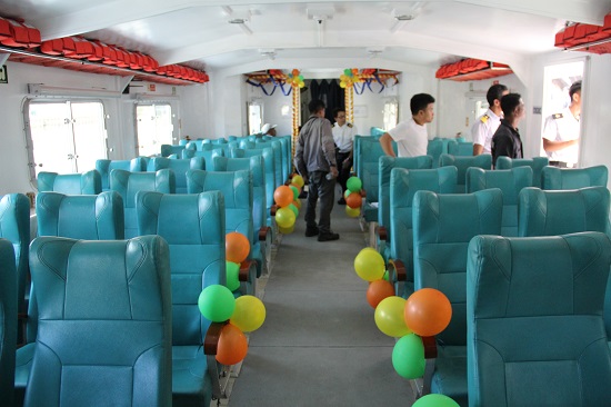 
Transportation Secretary Arthur Tugade leads the launch of the Cavite-Manila ferry service on Sunday, December 8, 2019. The government will give free rides for a month. PHOTOS BY ENRIQUE AGCAOILI 

