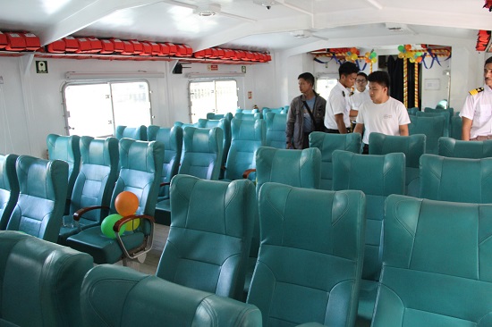 Transportation Secretary Arthur Tugade leads the launch of the Cavite-Manila ferry service on Sunday, December 8, 2019. The government will give free rides for a month. PHOTOS BY ENRIQUE AGCAOILI 

