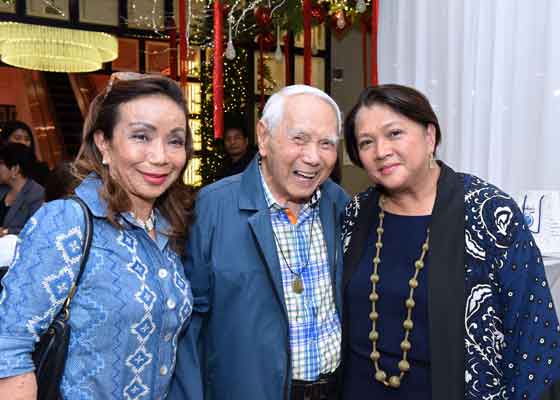 Rustan’s Board Member Maritess Tantoco-Enriquez, Rustan’s Patriarch and Chairman Emeritus Bienvenido Tantoco Sr. and Maricris Floirendo Brias