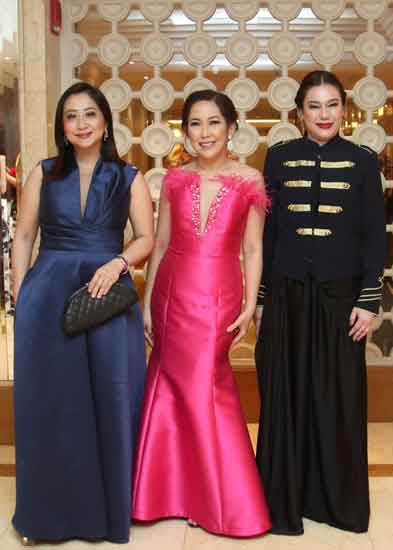 Tricia de Leon, Czarina Syquia and Jeannie Diaz