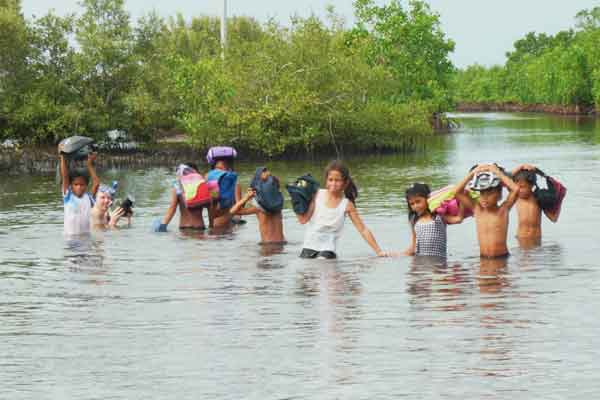 The foundation was inspired by the children of Layag-Layag, Zamboanga who had to swim to go to school every day.